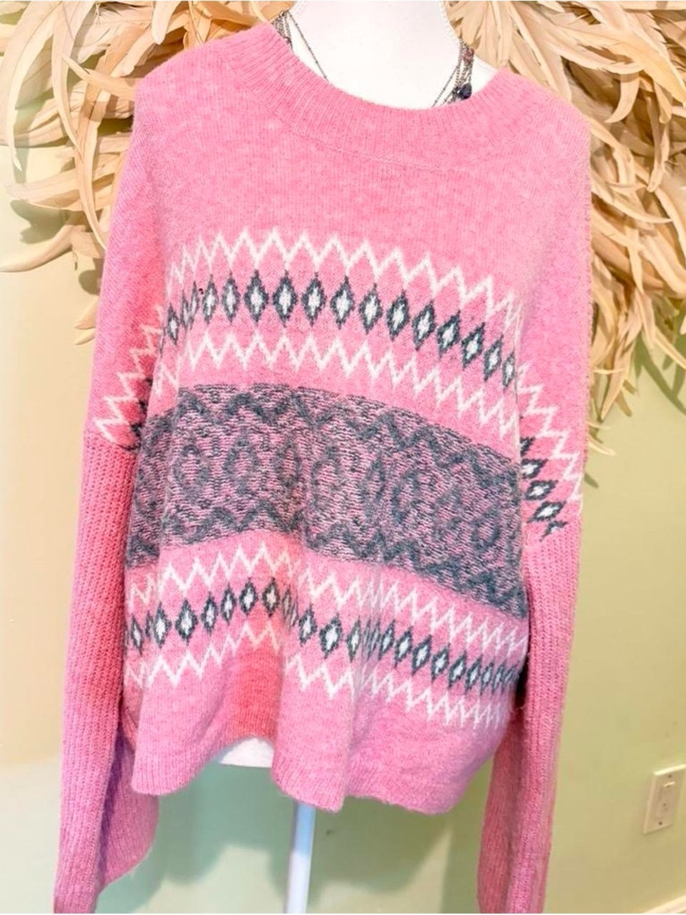 Jessica Simpson Pink and Gray Patterned Crewneck Sweater